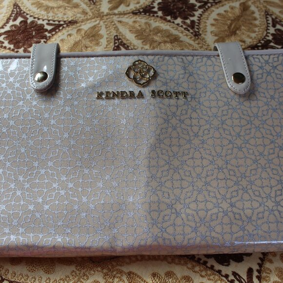 Kendra Scott Jewelry Travel Case Hanging 4 Removable Compartments - Picture 2 of 16